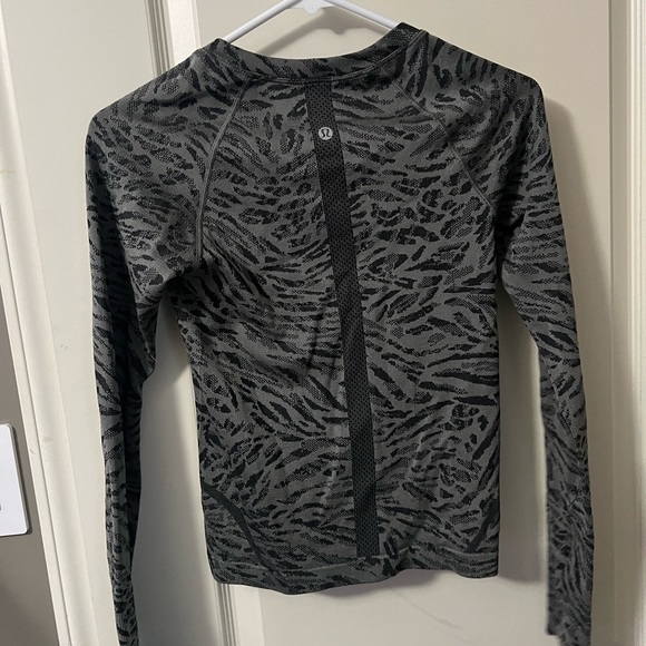 Lululemon swiftly tech long sleeve - Picture 3 of 5